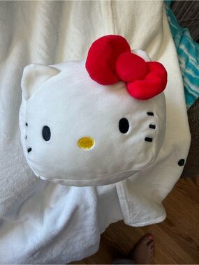 Sanrio Hello Kitty square universal exclusive. 2023